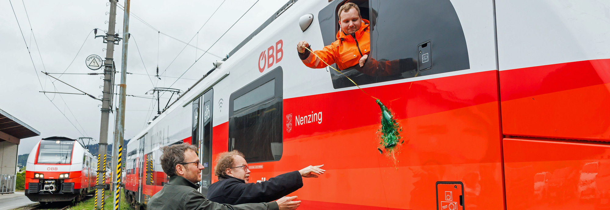 Neue S-Bahn-Garnituren im Namen der Regionen, Städte und Gemeinden unterwegs